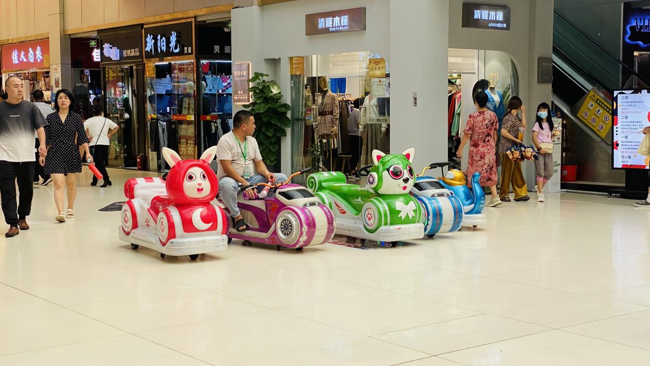兒童游樂車現身錢江商城，深受小朋友青睞