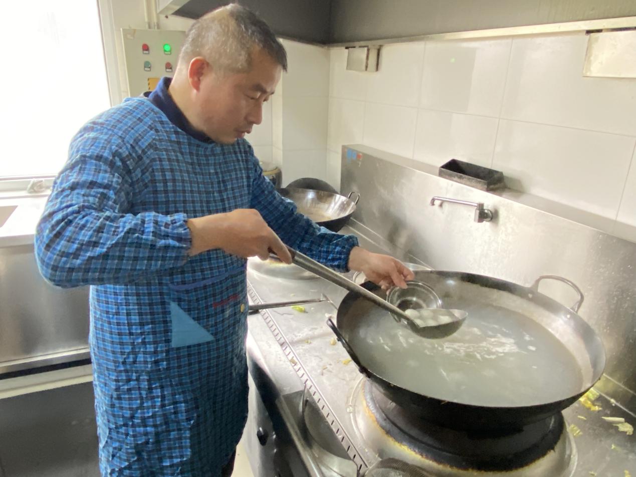 小小湯圓慶元宵，濃濃真情暖人心